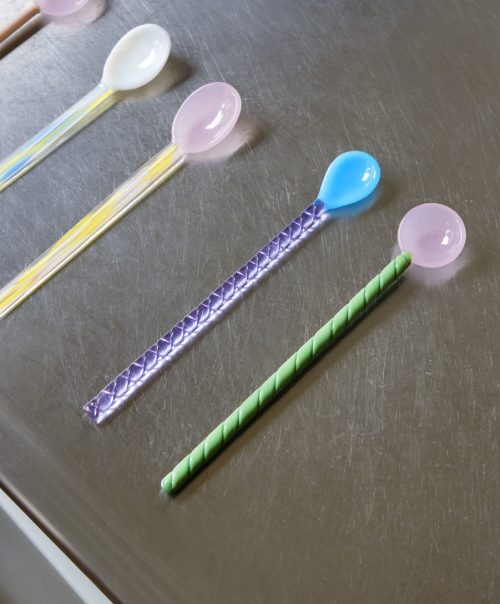 HAY Glass Spoons Twist set 2 turquoise light pink