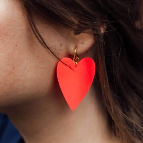 Betty Bogaers Earrings hoop Big Heart pink neon