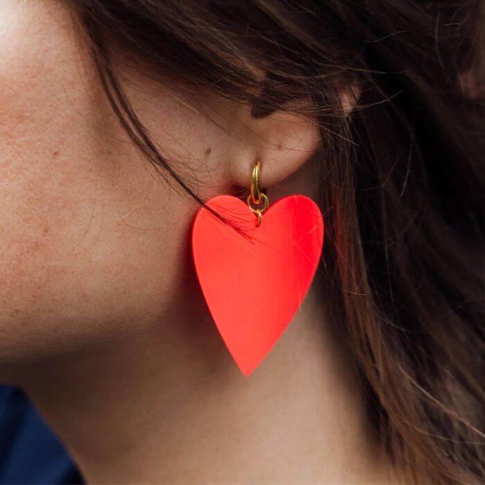 Betty Bogaers Earrings hoop Big Heart pink neon