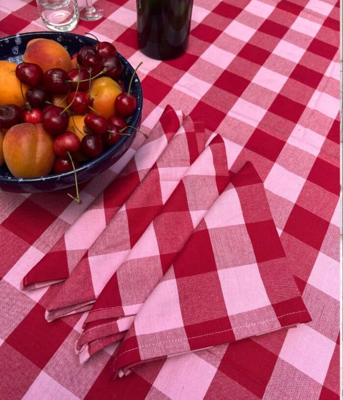 Tefelkleed Paola Red Pink 2.5m