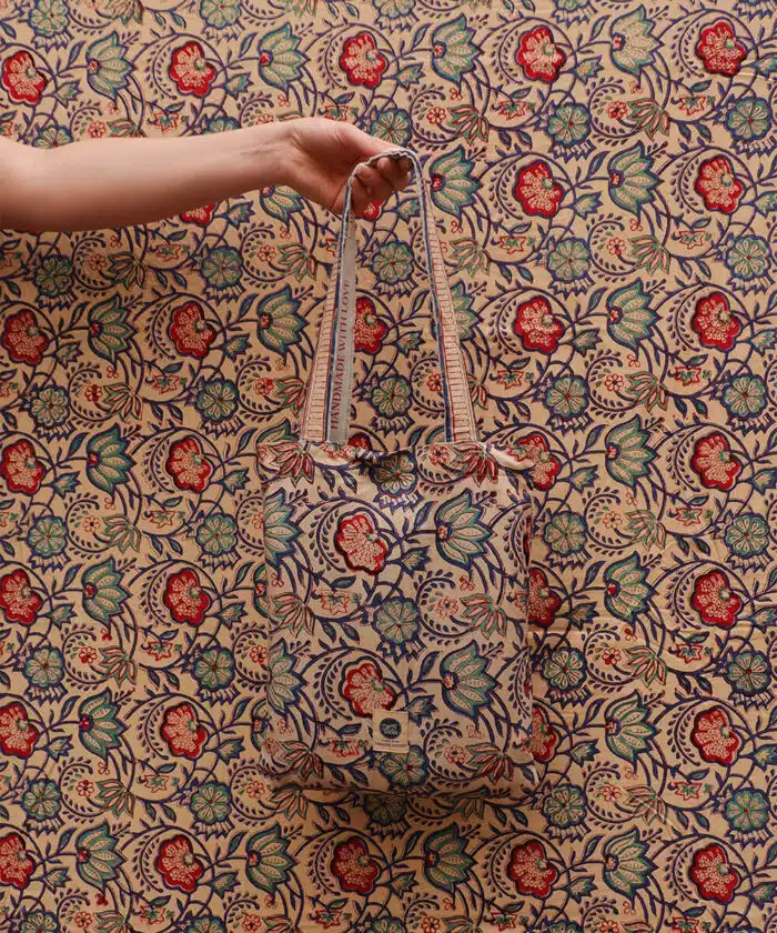 Single Throw Bluebell in tote bag