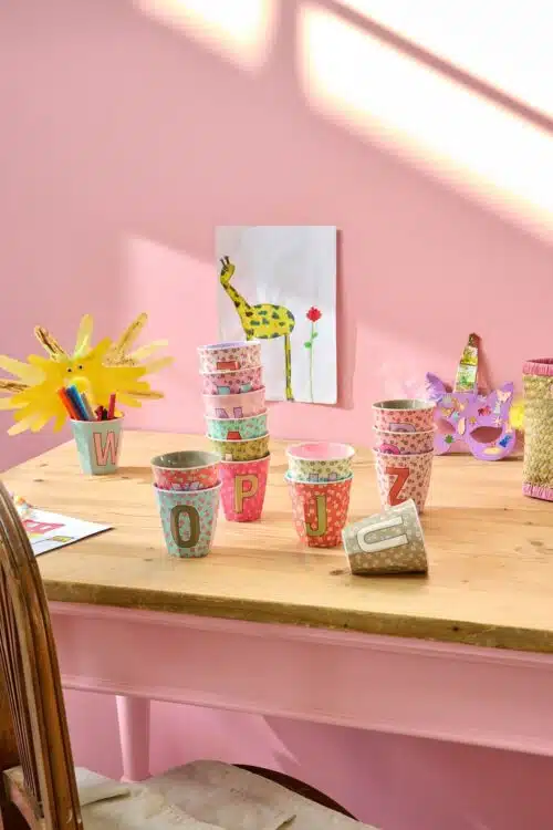 Rice Alfabet beker L Flowers