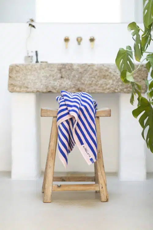 Naram Handdoek DazzlingBlue&Rose