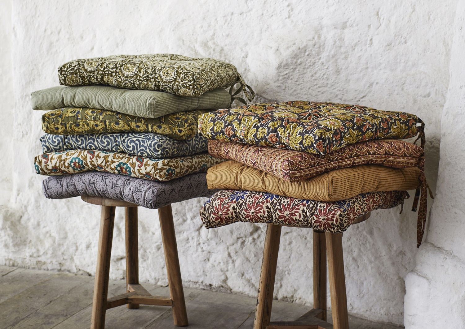 Stoelkussen Flower grijs zwart