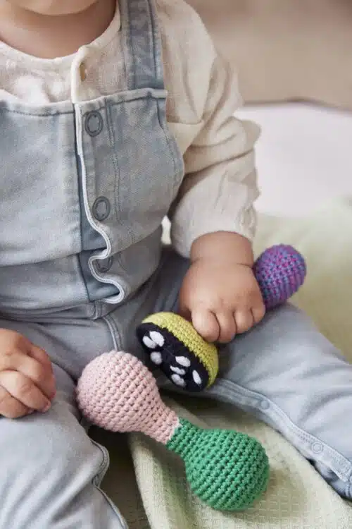 Rammelaar gehaakt roze-groen