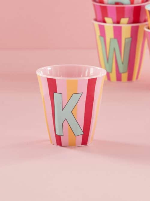 Alfabet beker K roze streep