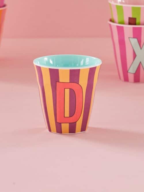 Alfabet beker D roze streep