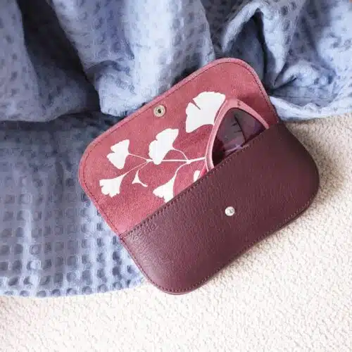 Brillenhoes Leer Sunny Greetings aubergine